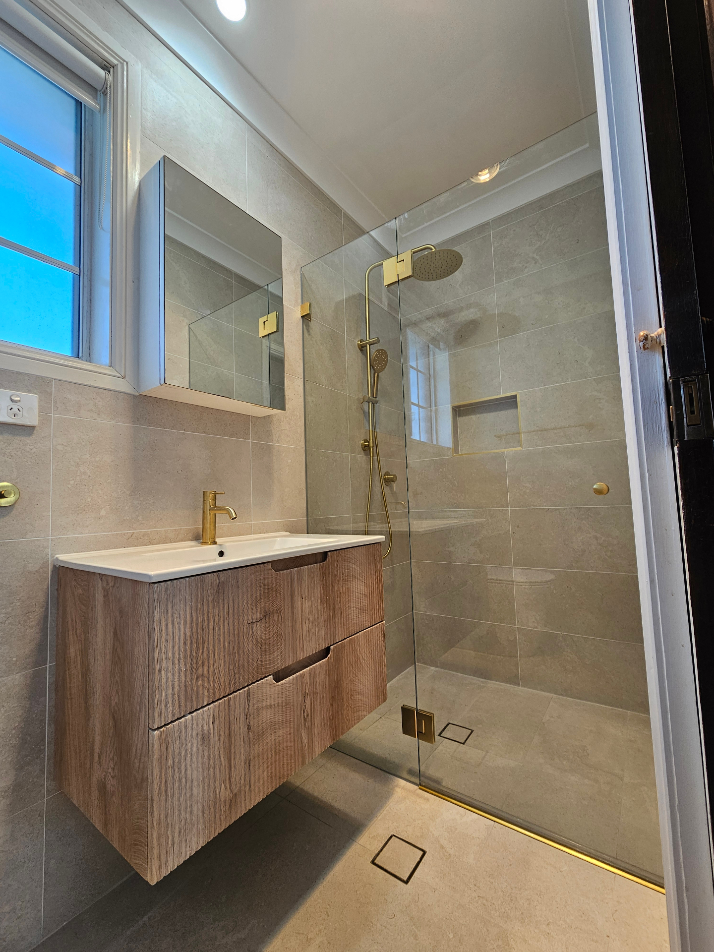 Bellevue Hill Walk-In